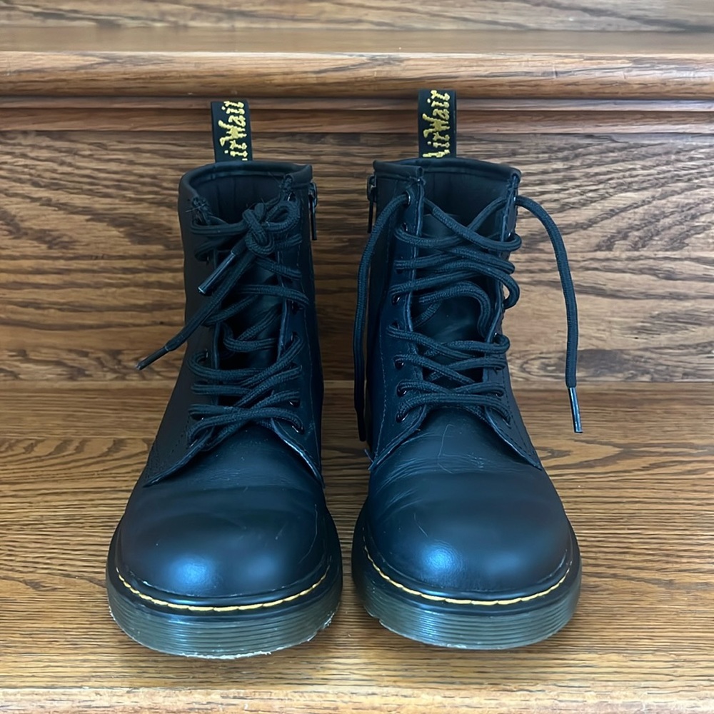 DR MARTENS JUNIOR 1460 SOFTY T LEATHER LACE UP BOOTS in black/ Size US 3